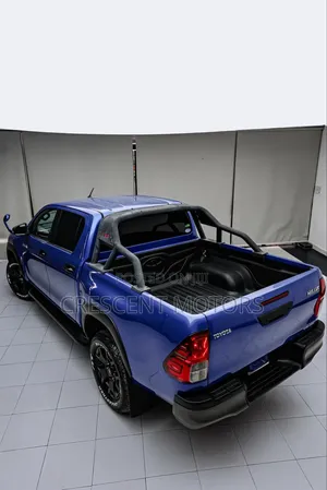 Toyota Hilux 2021 Blue