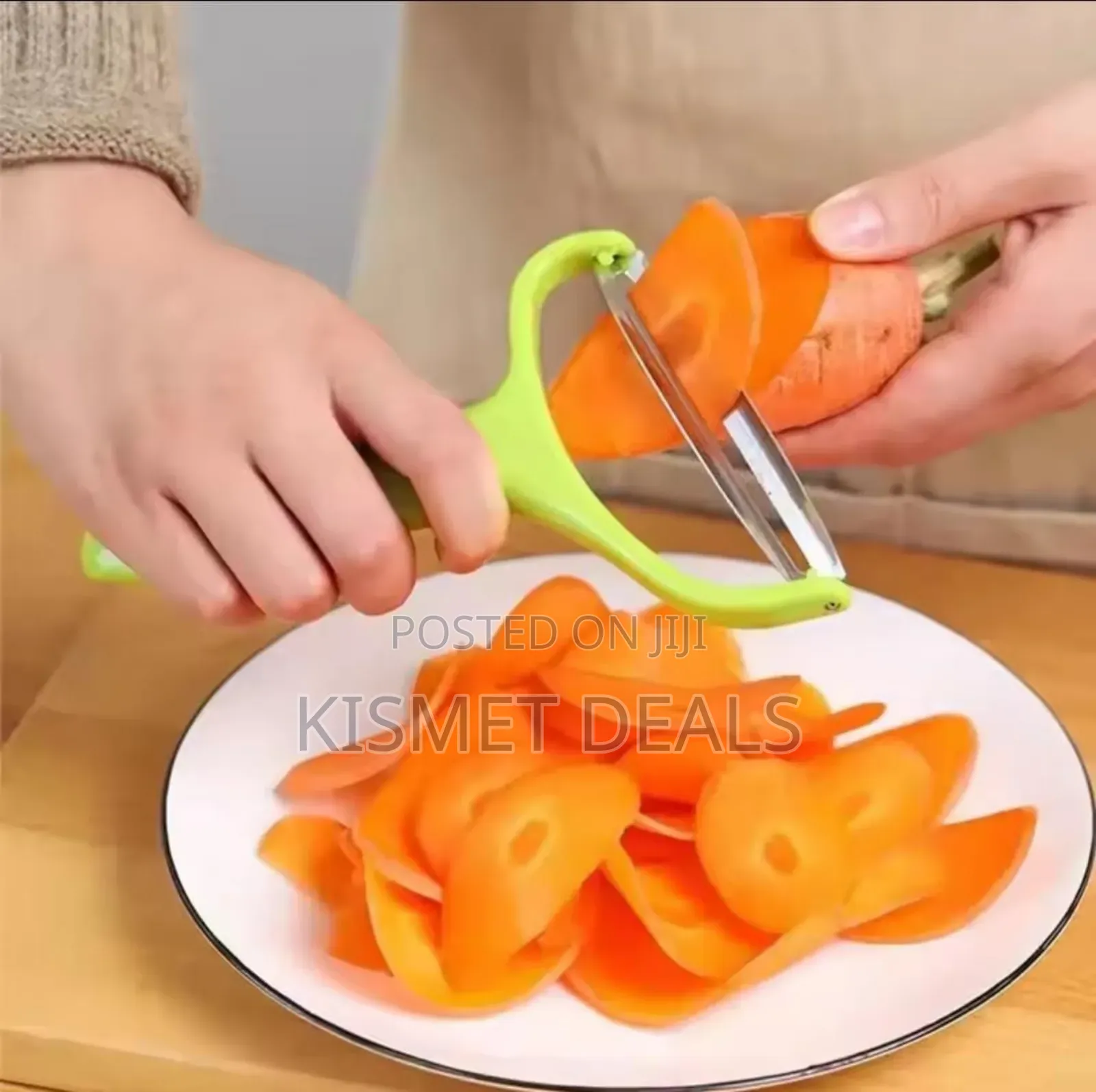 Stainless Steel Peeler With Plastic Handle