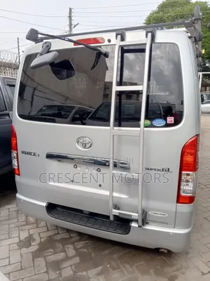Toyota HiAce 2019 Silver