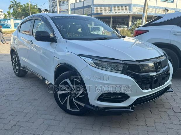 Honda Vezel 2019 White - thumbnail 6