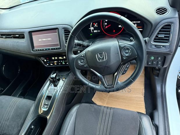 Honda Vezel 2019 White - thumbnail 17
