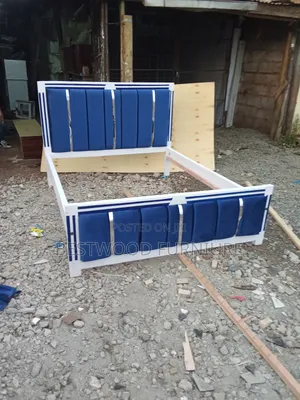 Mocket Bed 5 by 6 With Gold Stripes