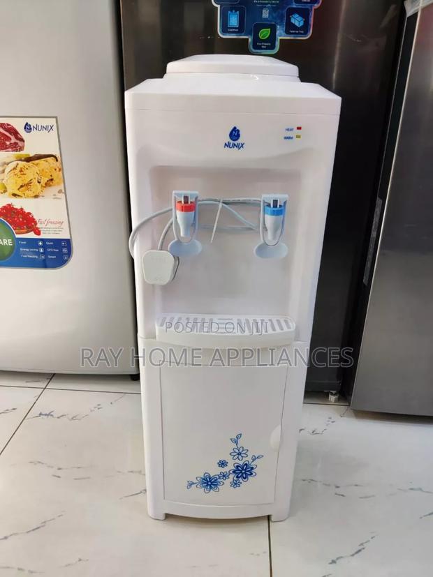 White Nunix Dispenser Hot and Normal Q7