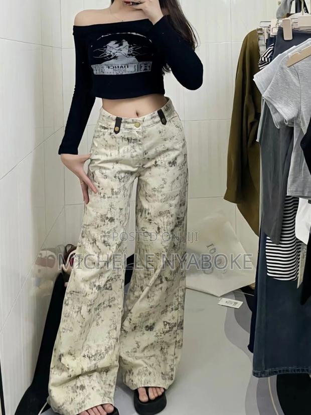 Baggy Jeans - main view