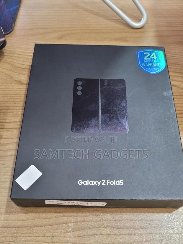 New Samsung Galaxy Z Fold 5 256 GB Blue - main view