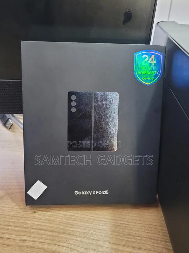 New Samsung Galaxy Z Fold 5 256 GB Blue - thumbnail 3