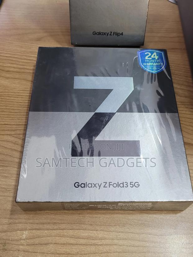 New Samsung Galaxy Z Fold 3 256 GB Black - thumbnail 3