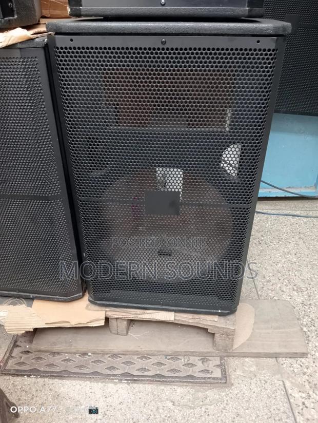 Peavey Dark Powered Speakers - main view