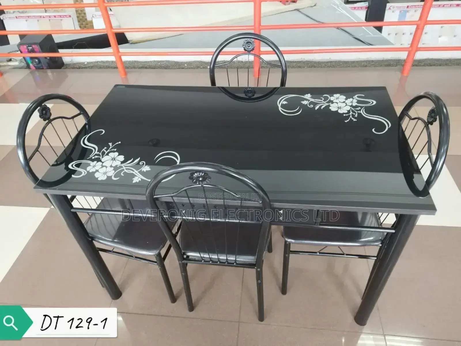 Dinning Table 4 Sitter at 16000