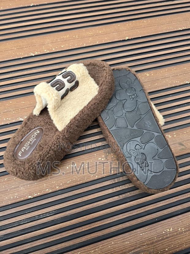 New Miu Miu Fluffy Sandals !! Size 37-42 - thumbnail 2
