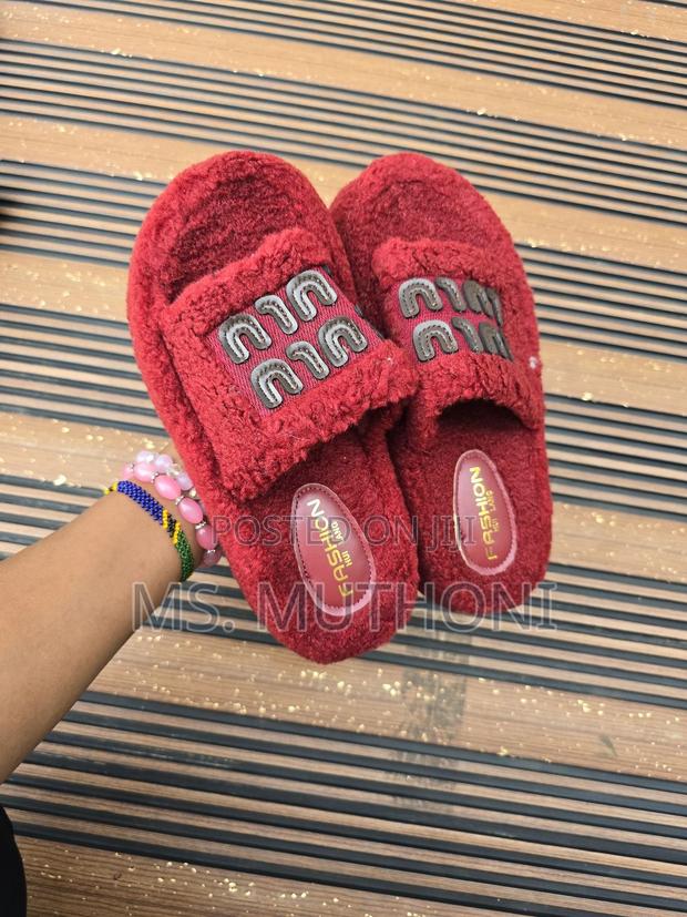 New Miu Miu Fluffy Sandals !! Size 37-42 - thumbnail 3