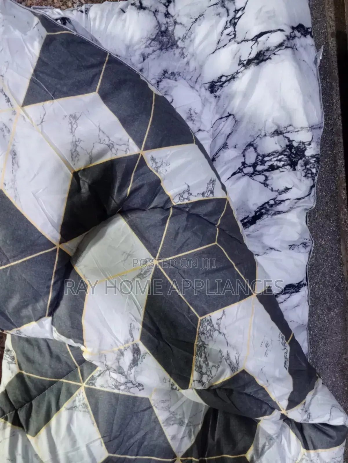 Binded Duvet.1pc Duvet,1pc Bedsheet,2pcs Pillow Cases
Size 6x7 Tc