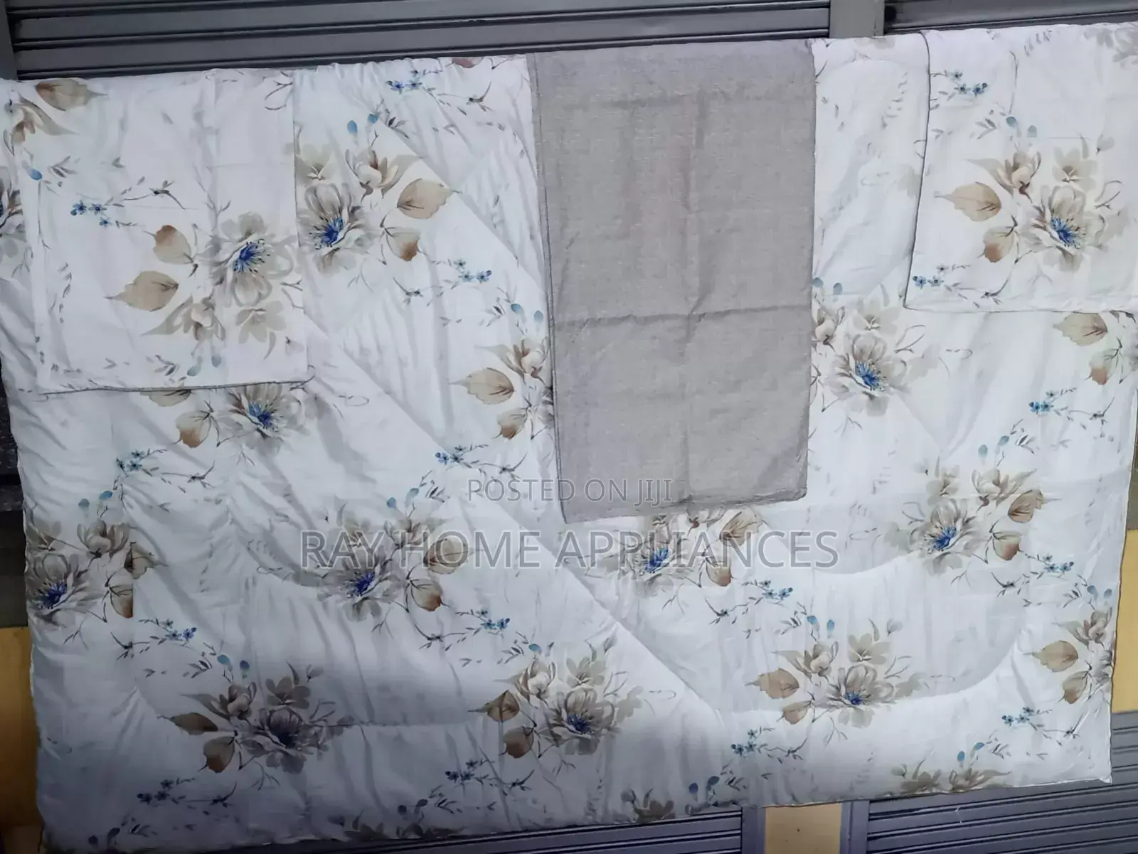 Binded Duvet.1pc Duvet,1pc Bedsheet,2pcs Pillow Cases
Size 6x7 Tc