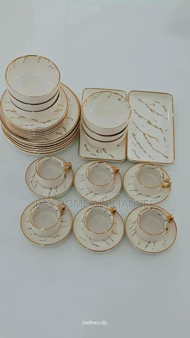Elegant European Porcelain Dinner Set
32pcs Dinner Set