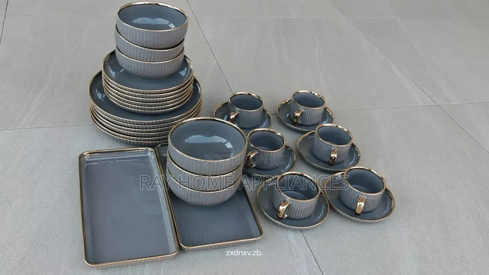 32 Pieces Elegant European Porcelain Dinner Set