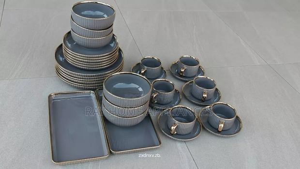 32 Pieces Elegant European Porcelain Dinner Set