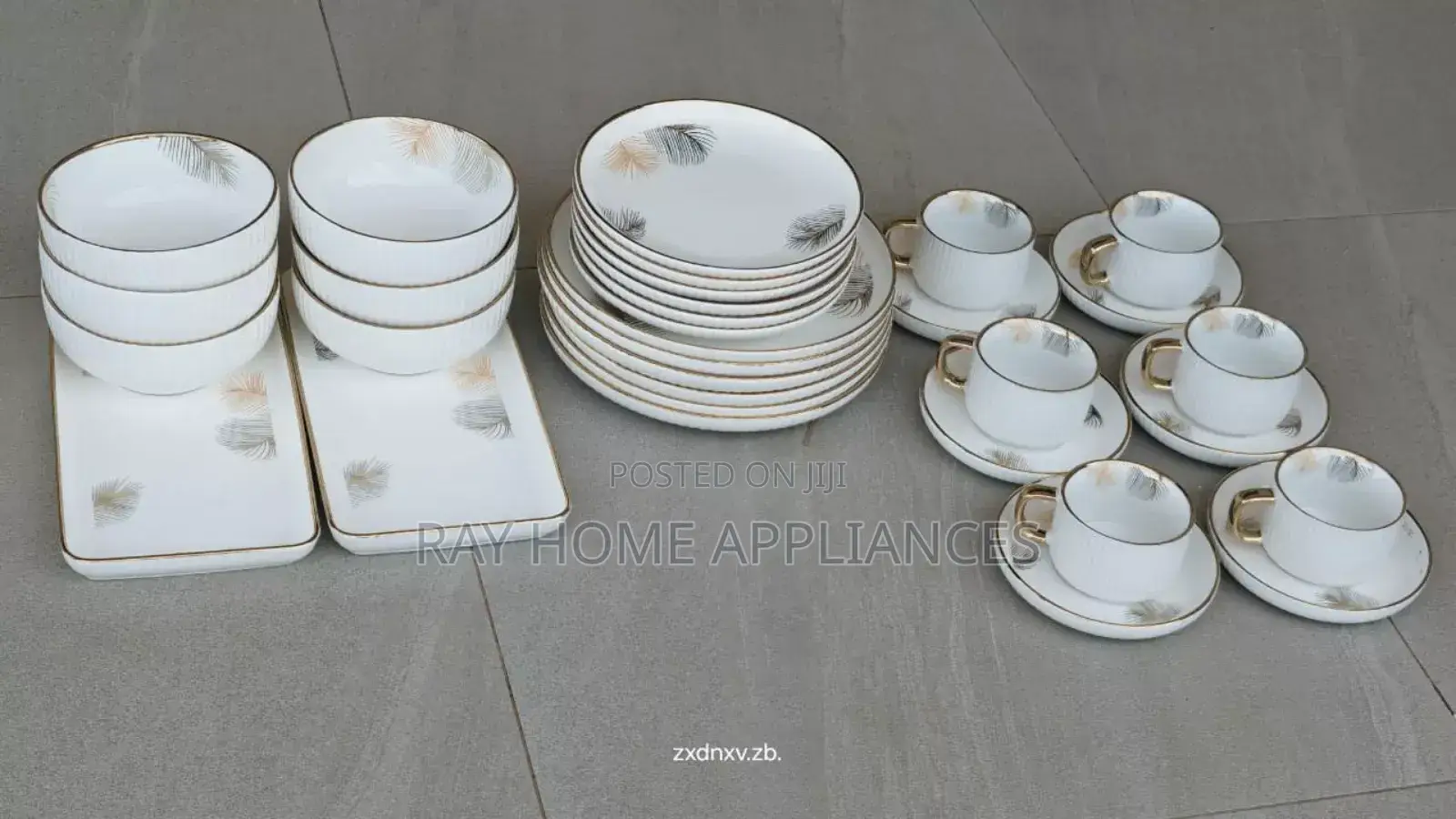 32 Pieces Elegant European Porcelain Dinner Set