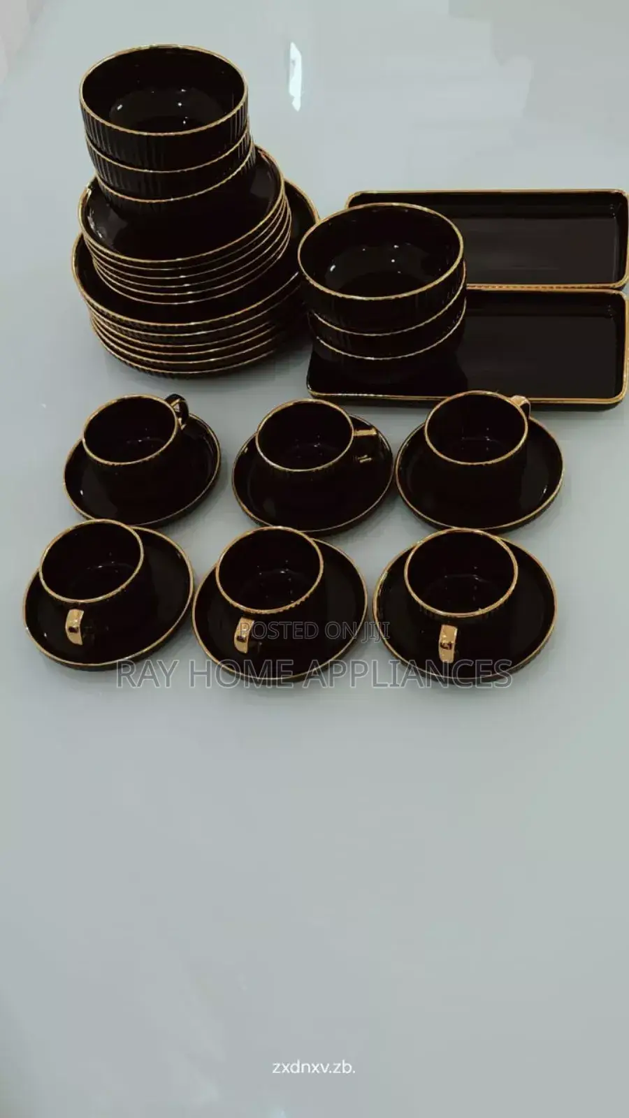 32 Pieces Elegant European Porcelain Dinner Set