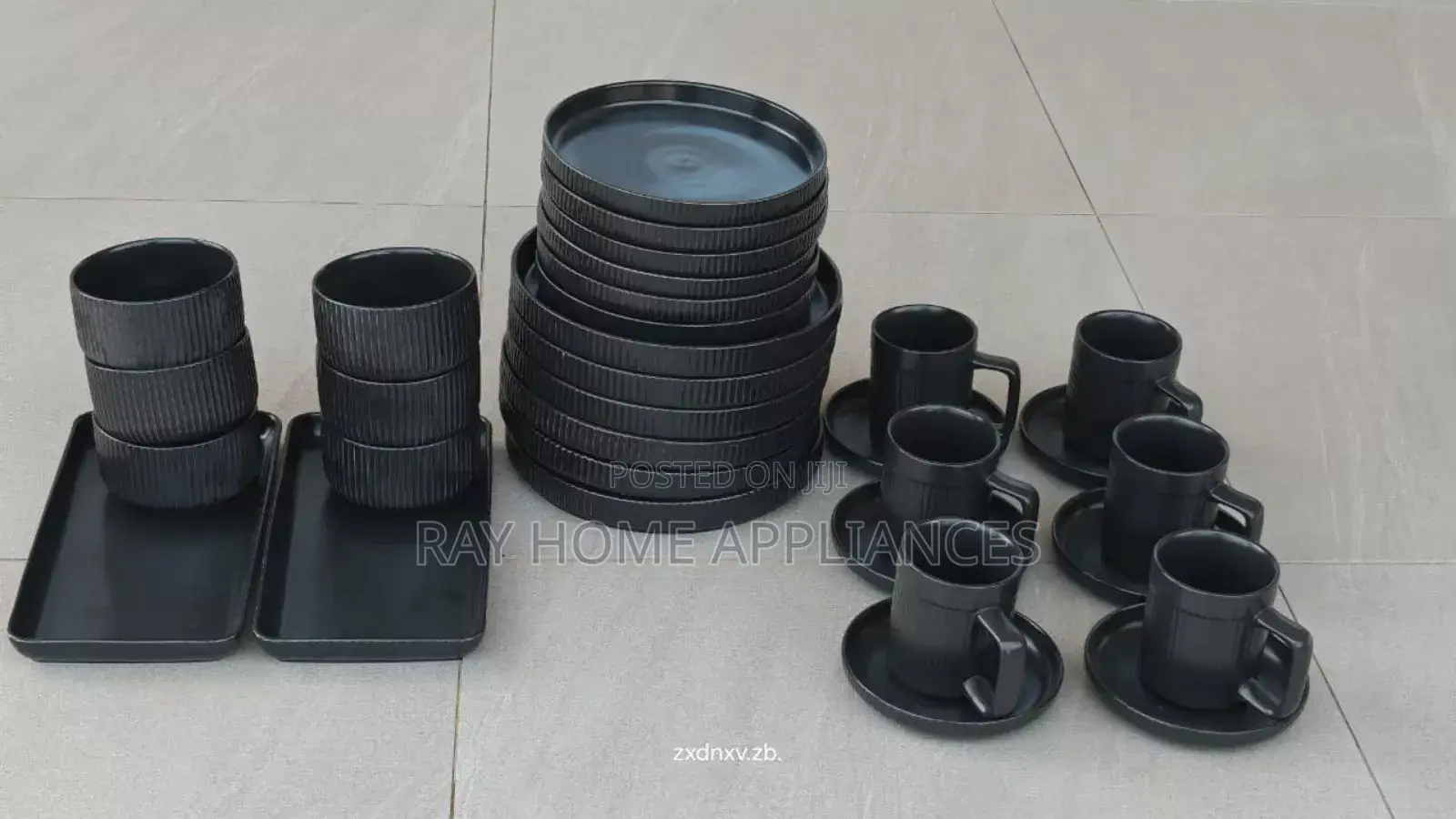 32pieces Matte Stoneware Smooth Finish
Elegant Porcelain Dinner Set