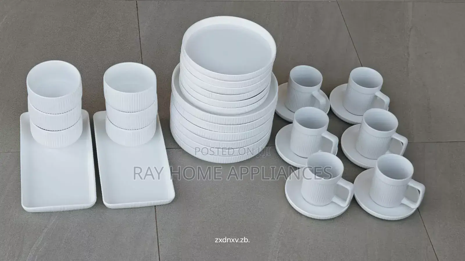 32pieces Matte Stoneware Smooth Finish
Elegant Porcelain Dinner Set