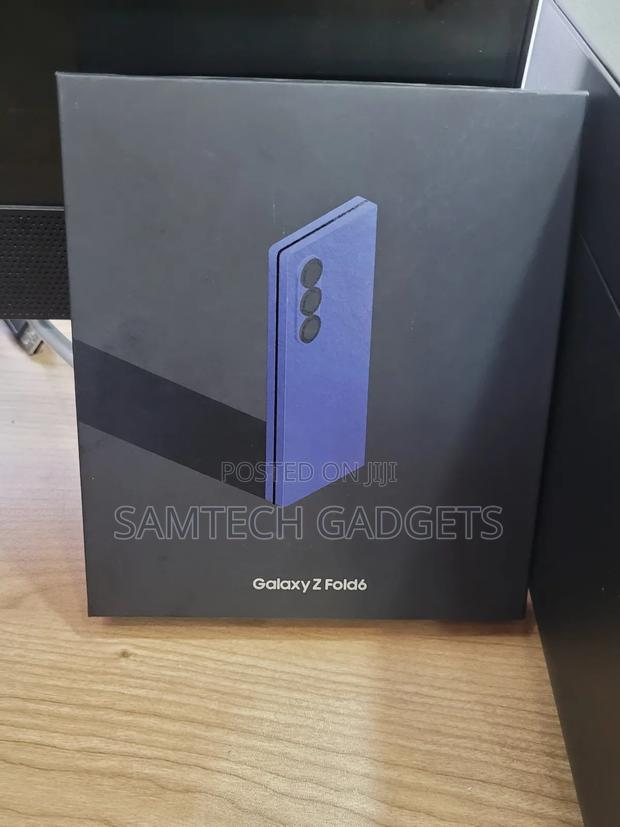 New Samsung Galaxy Z Fold6 512 GB Blue - thumbnail 3