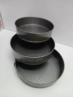 3pieces Cake Moulds/Baking Tins Size 
24cm*26cm*28cm
Non-Stick
Black