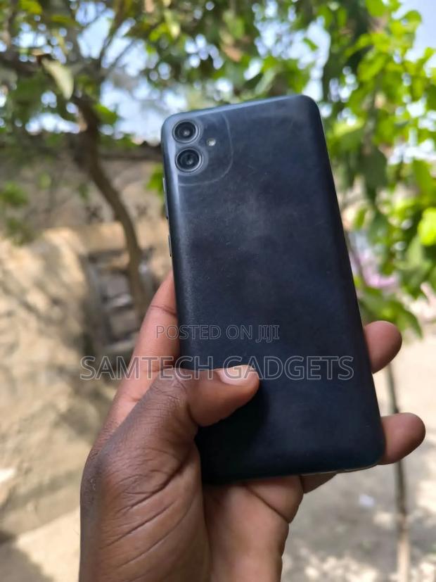 Samsung Galaxy A04e 32 GB Black - main view