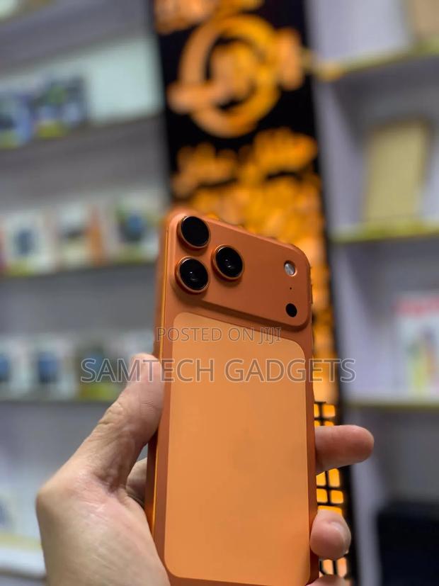 New Apple iPhone 17 Pro 256 GB Orange - main view
