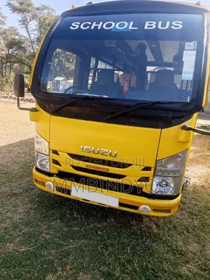 Isuzu NMR 2022 Yellow