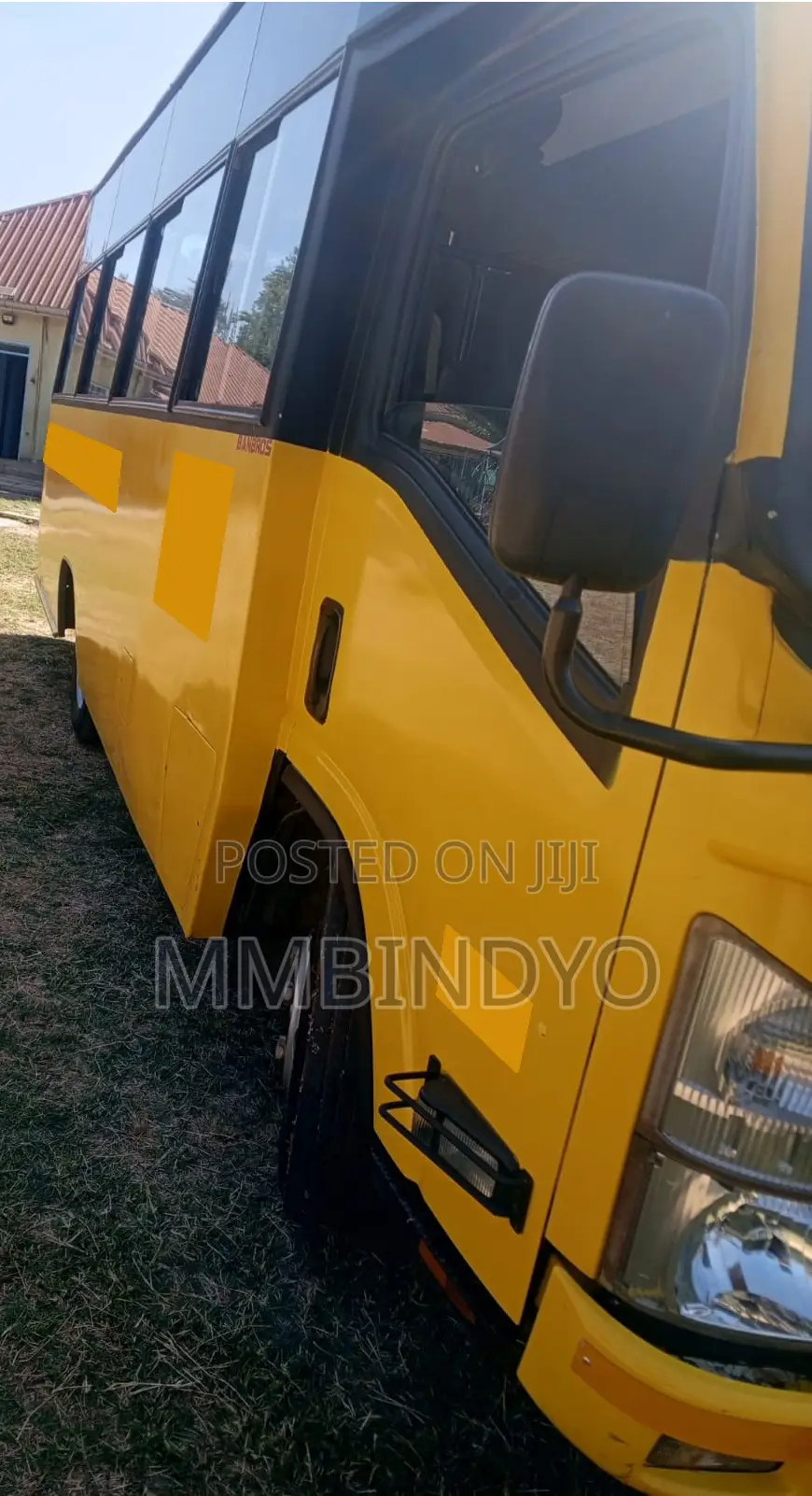 Isuzu NMR 2022 Yellow
