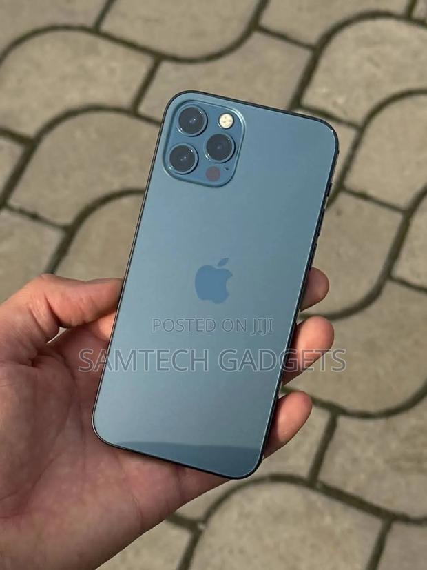 Apple iPhone 12 Pro Max 256 GB Green - main view