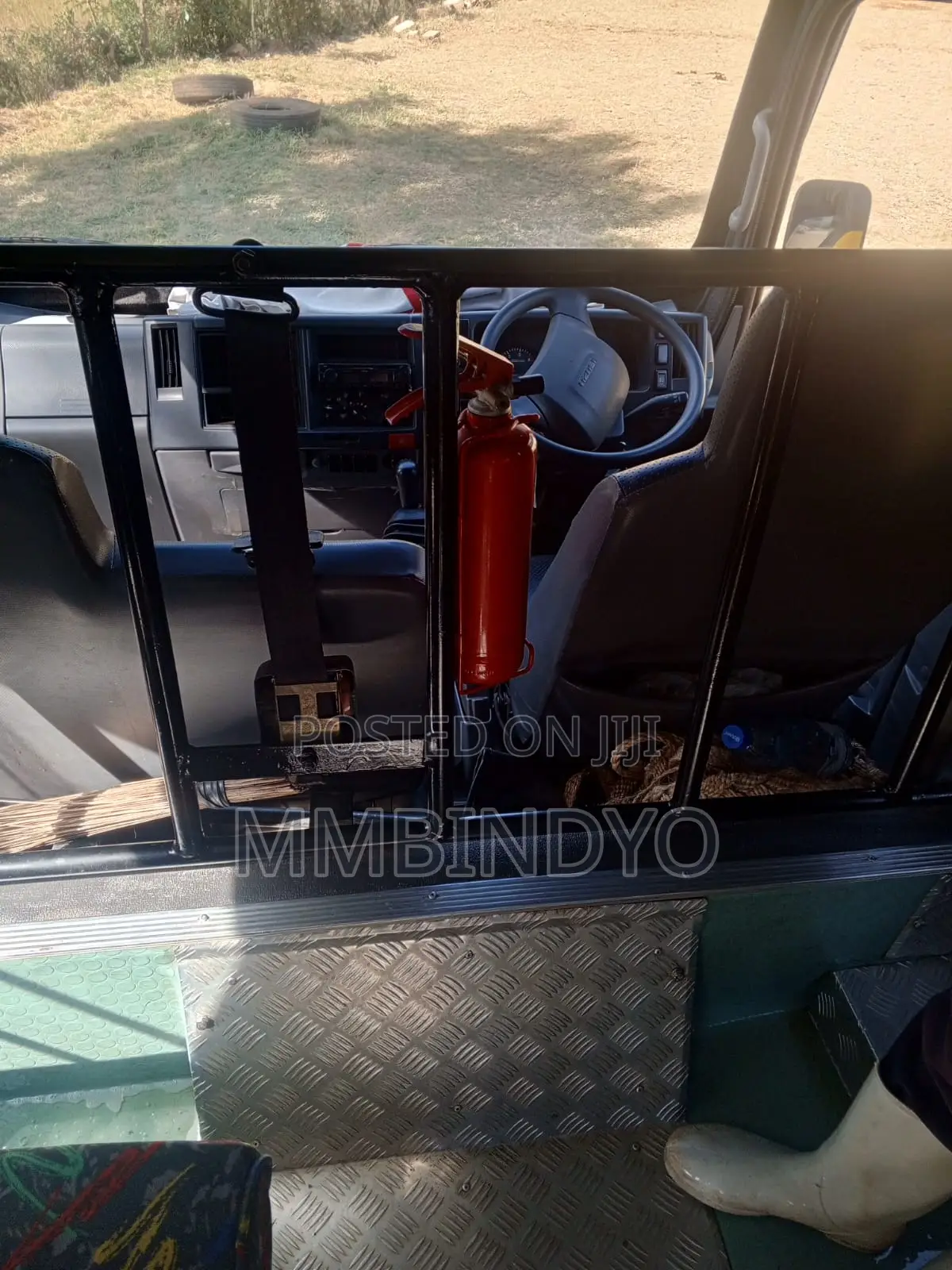 Isuzu NMR 2022 Yellow