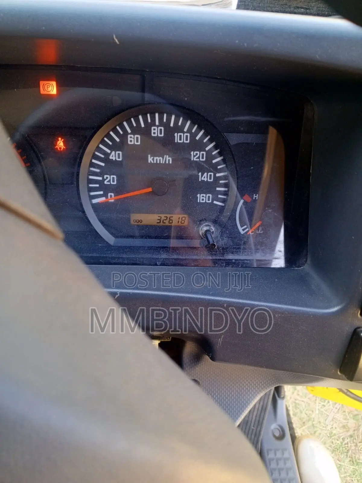 Isuzu NMR 2022 Yellow