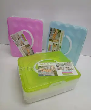 Egg Tray Material; Plastic 
Holds 32 Eggs