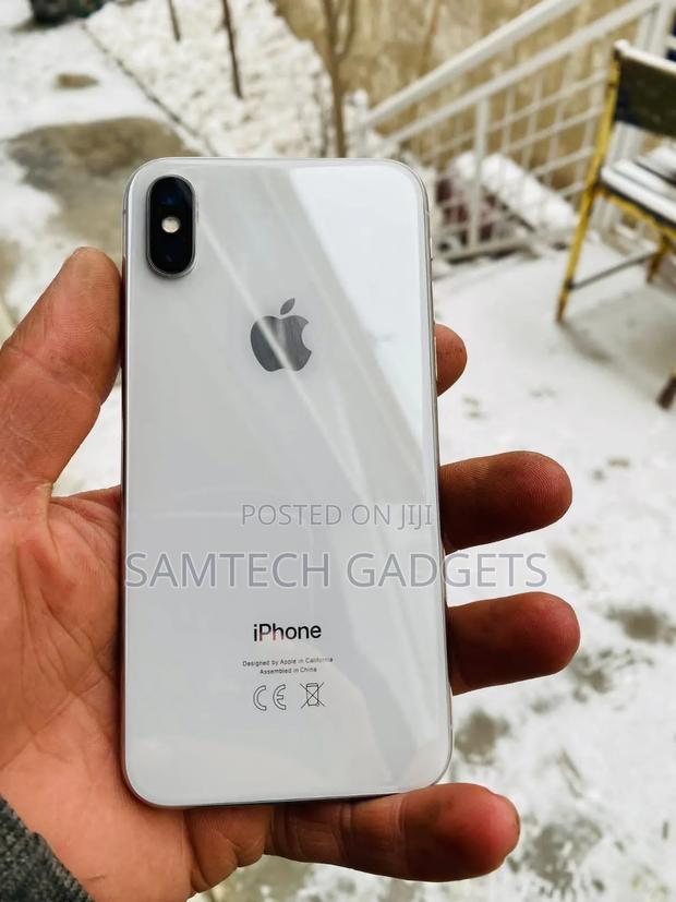 Apple iPhone X 256 GB White - main view