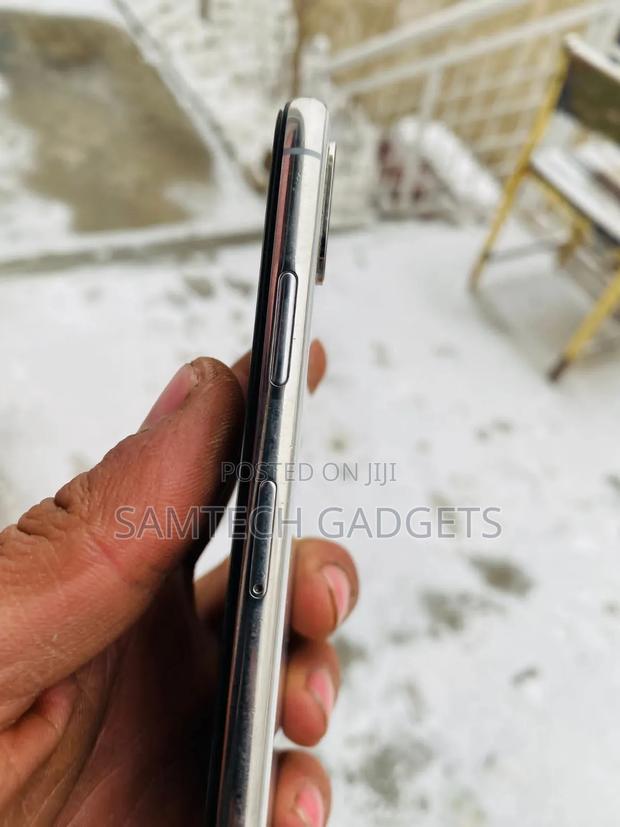 Apple iPhone X 256 GB White - thumbnail 4