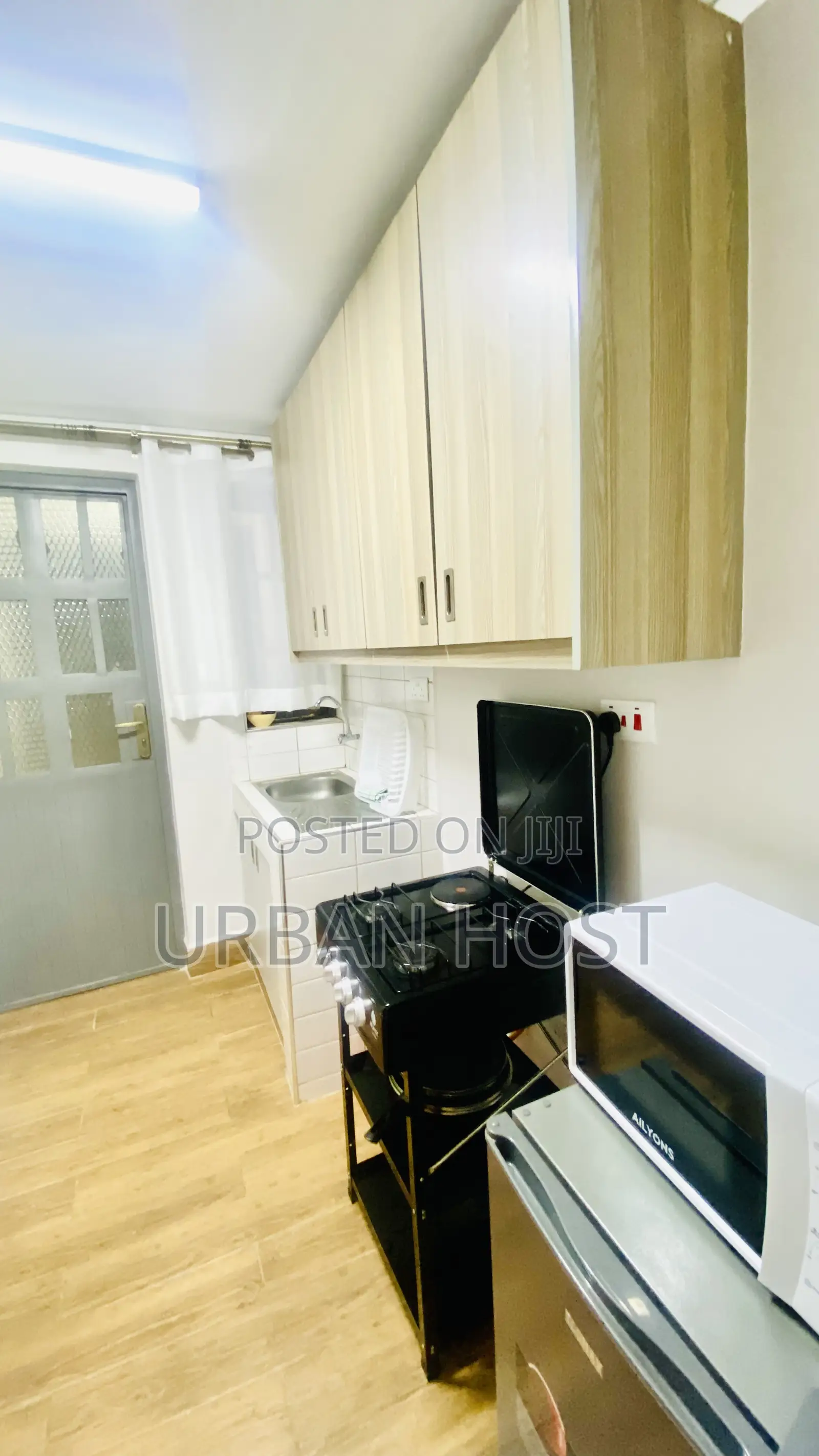 Urban Host | Buru 1br Luxe