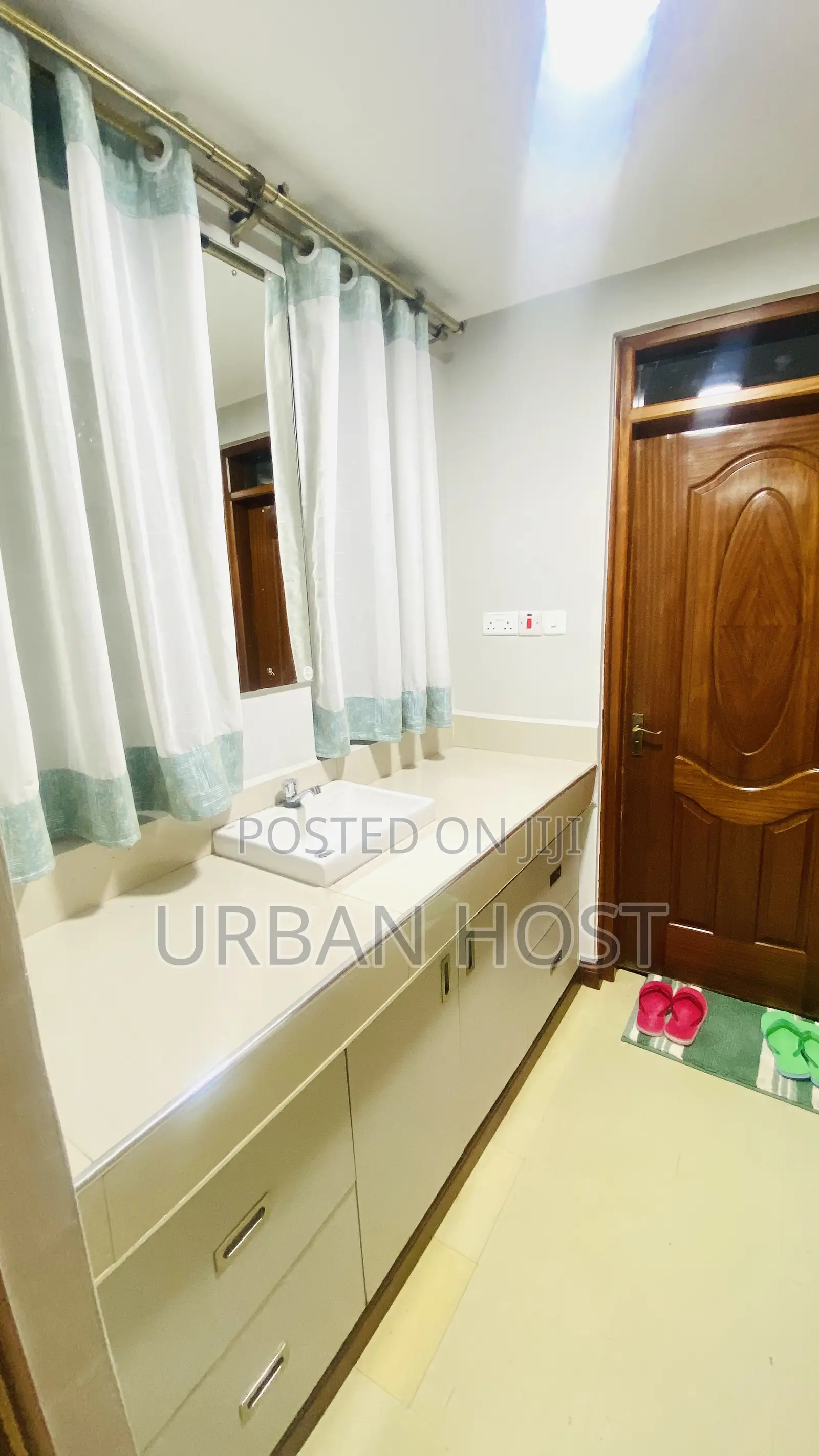 Urban Host | Buru 1br Luxe