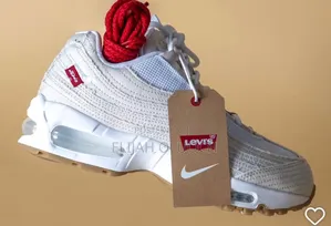 Nike  Air Max 95 Levi’S 🐾
Light Orewood Brown