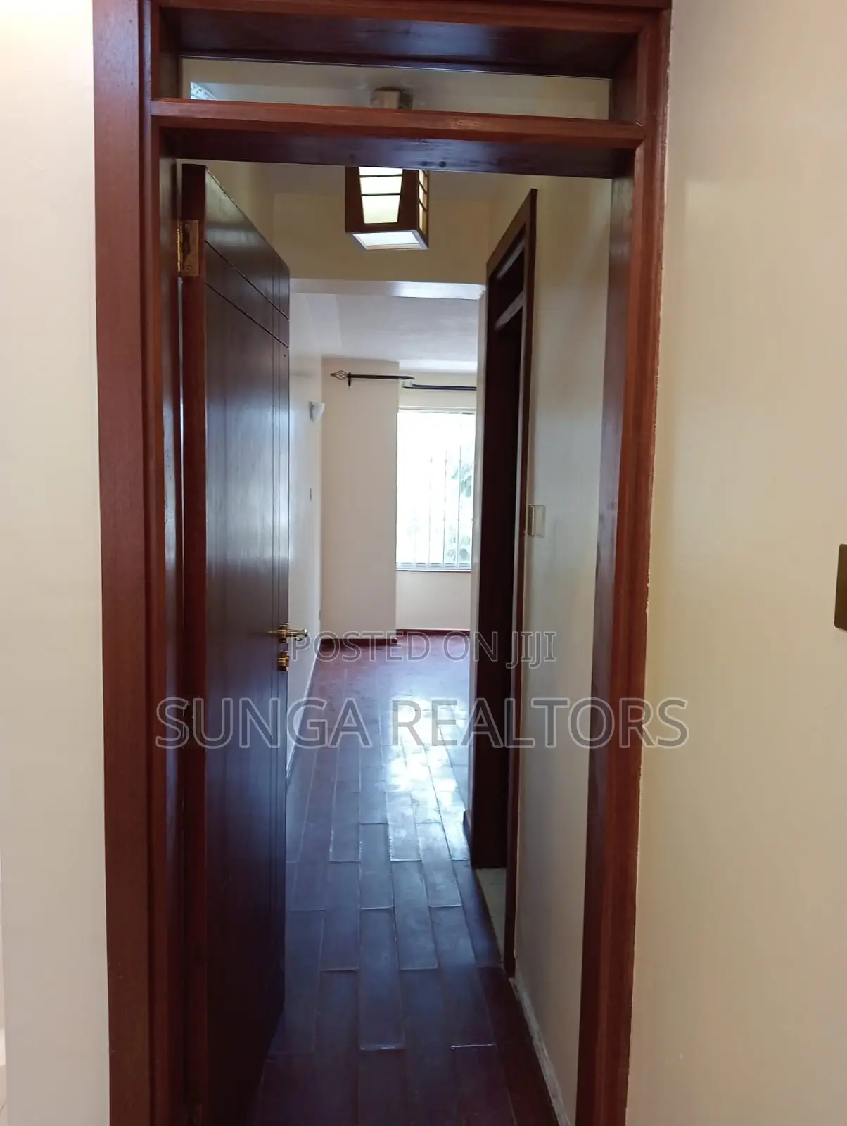 4bdrm Apartment in King'Ara Rd., Valley Arcade for sale