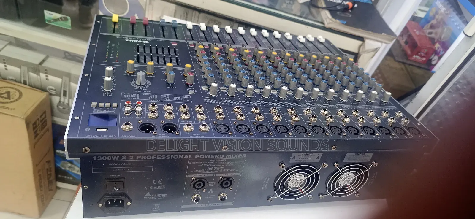 Yamaha Smx12 Channel Powered Mixer
