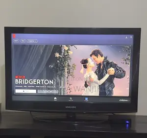 Samsung 32-Inch TV – Excellent Condition + Free Android Box