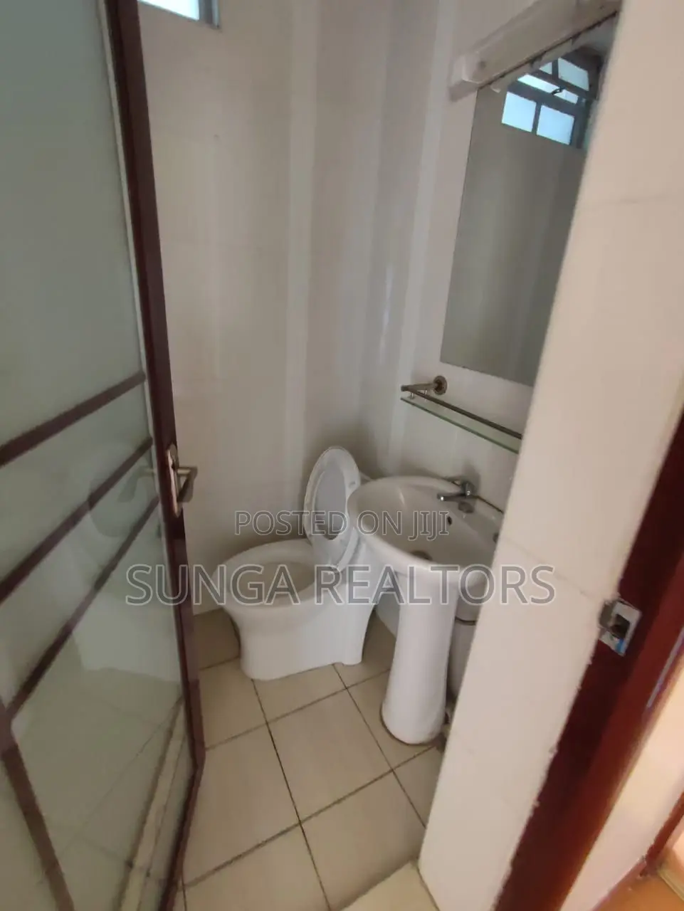 3bdrm Apartment in Mbaazi Rd., Valley Arcade for sale