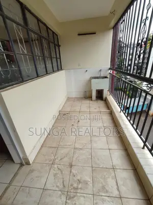 3bdrm Apartment in Mbaazi Rd., Valley Arcade for sale