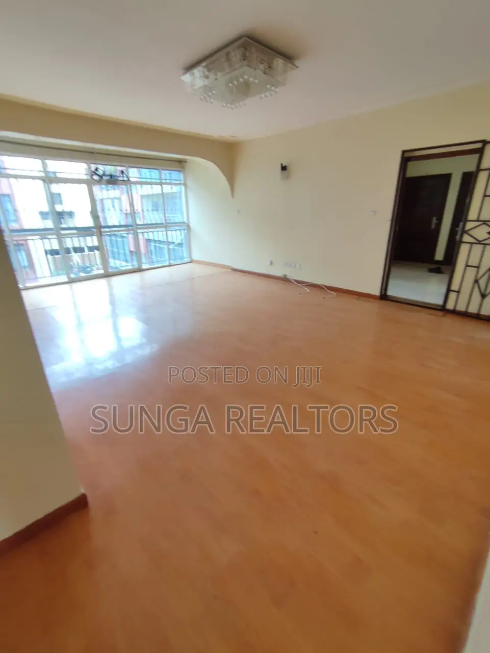 3bdrm Apartment in Mbaazi Rd., Valley Arcade for sale
