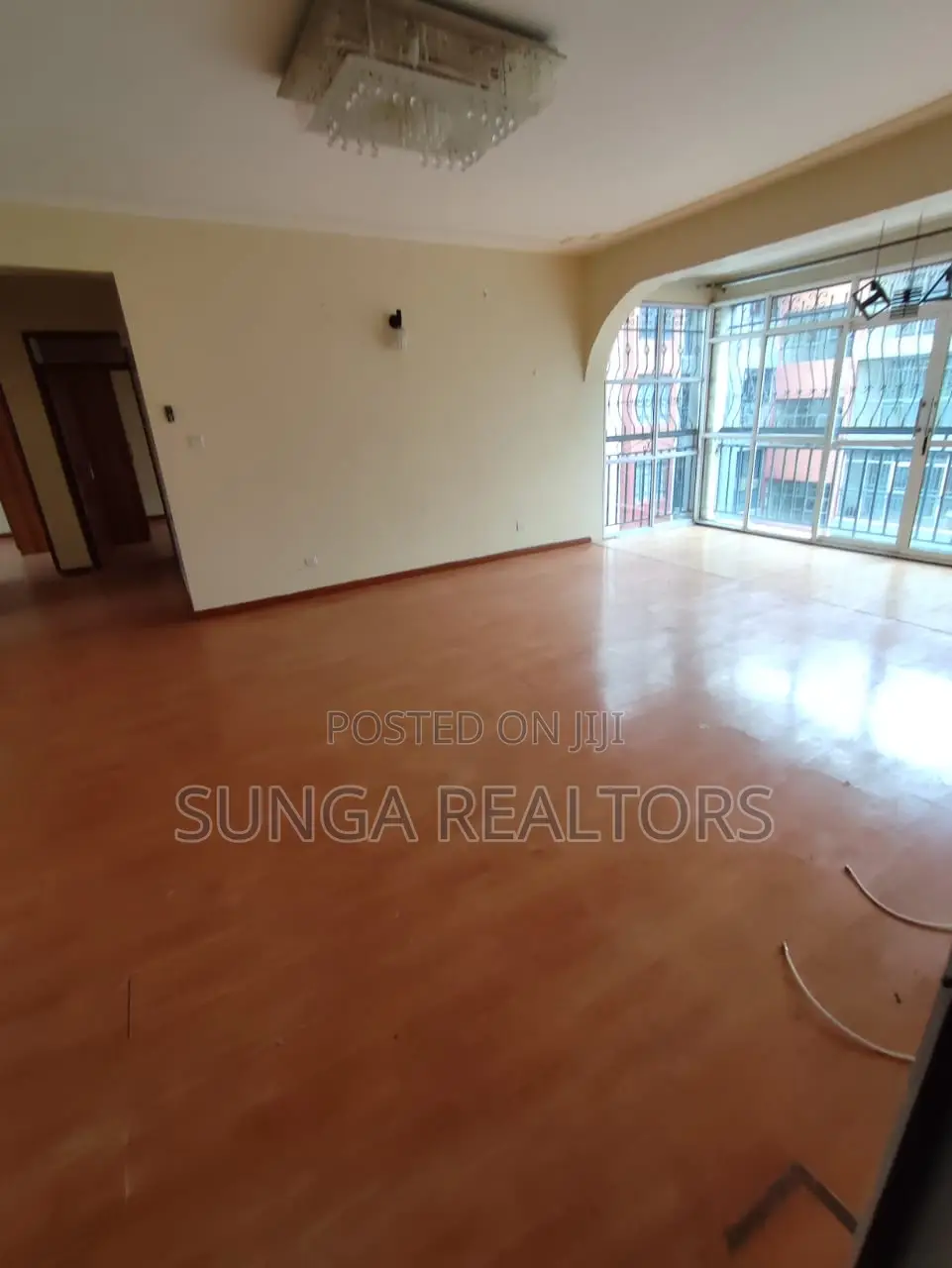 3bdrm Apartment in Mbaazi Rd., Valley Arcade for sale