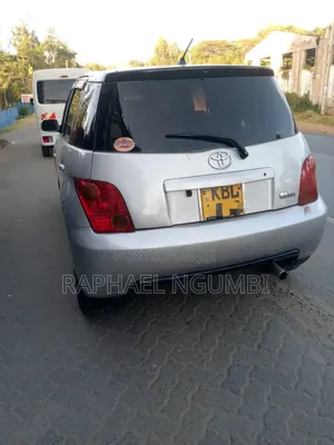 Toyota IST 2003 Silver