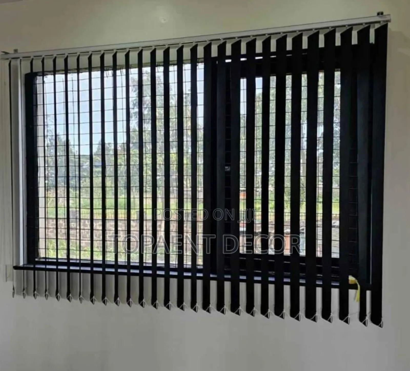 Work In Comfort With Light Control Of Vertical Office Window Blinds
