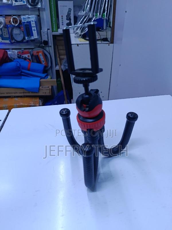 Flexible Mini-Tripod, Also Known as an Octopus or Gorillapod Tripod, - thumbnail 3