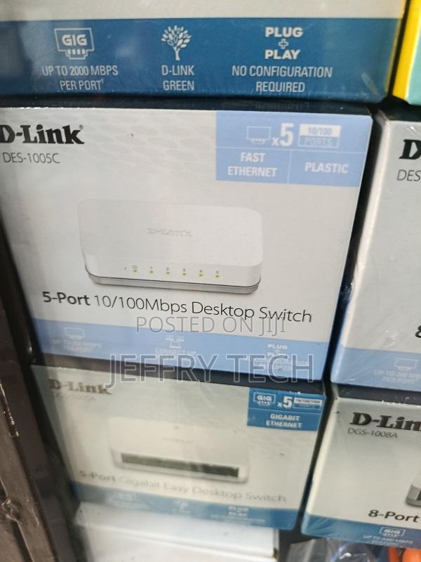 D-Link Des-1005c 5-Port 10/100 MBPS Desktop Switch. - main view